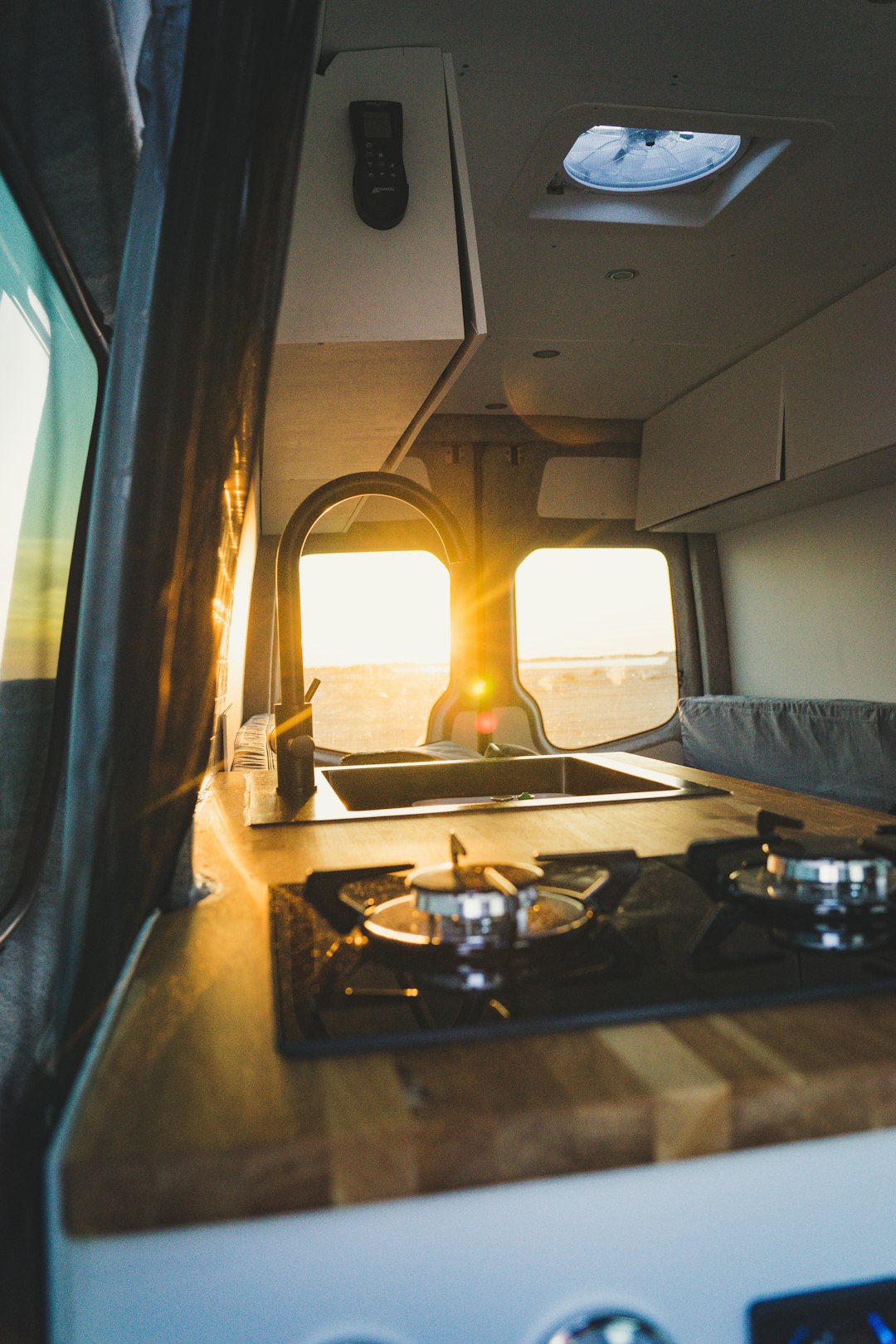 black-and-silver-gas-stove-y0r95csip64